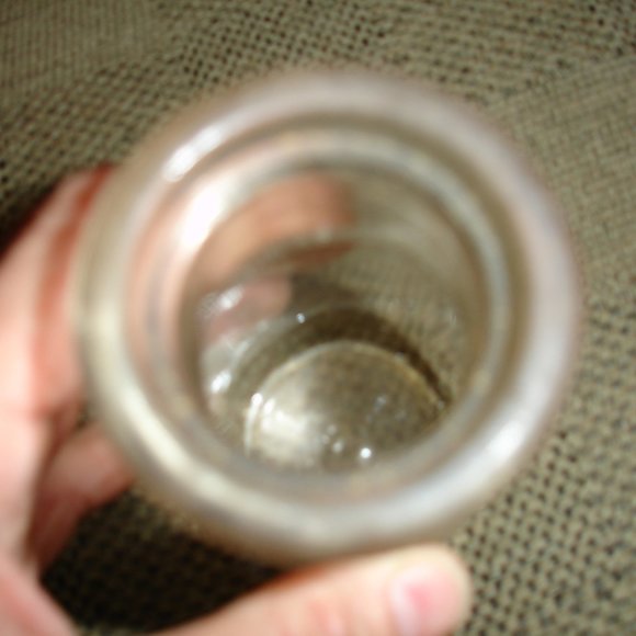 Bundle of 4 Vintage Half Pint Clear Glass Bottles No Lid - Meadow Gold Milk Plus - Picture 5 of 11